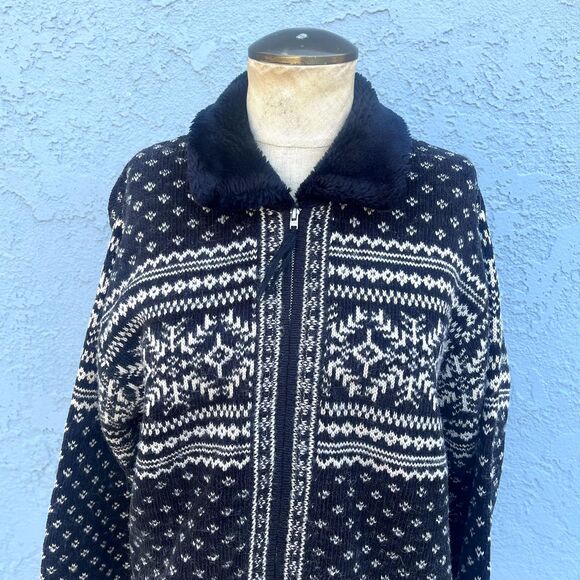 Vintage Fair Isle Sweater Size Medium Nordic cardigan Faux Fur collar - Picture 5 of 6